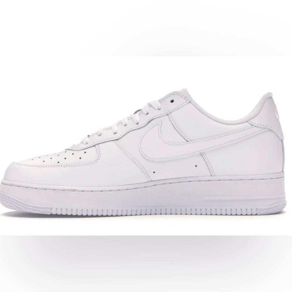 Nike Air Force 1 Low Supreme CU9225-100 MEN Sizs 10.5  White Red - Picture 2 of 7